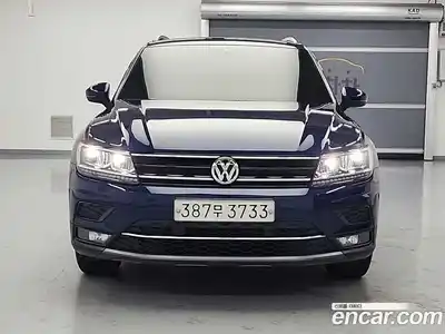 Volkswagen Tiguan 2020 2.0 Автомат в Москве № 607465, миниатюра 2