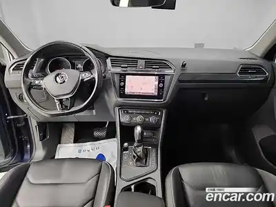 Volkswagen Tiguan 2020 2.0 Автомат в Москве № 607465, миниатюра 7