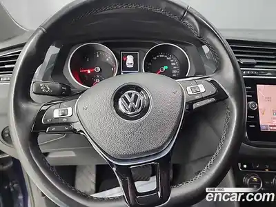 Volkswagen Tiguan 2020 2.0 Автомат в Москве № 607465, миниатюра 9