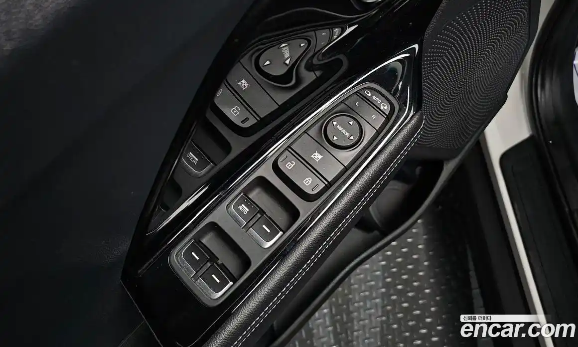 Kia Niro 2021 0.2 Автомат в Москве № 608363, фото 14