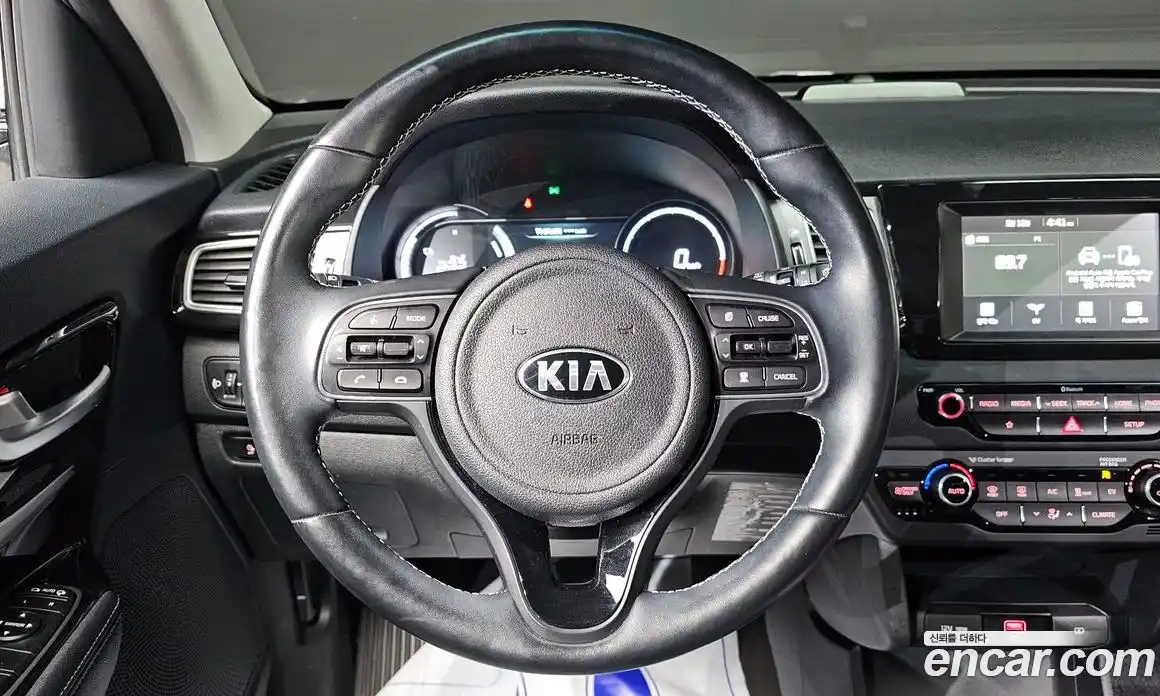 Kia Niro 2021 0.2 Автомат в Москве № 608363, фото 17