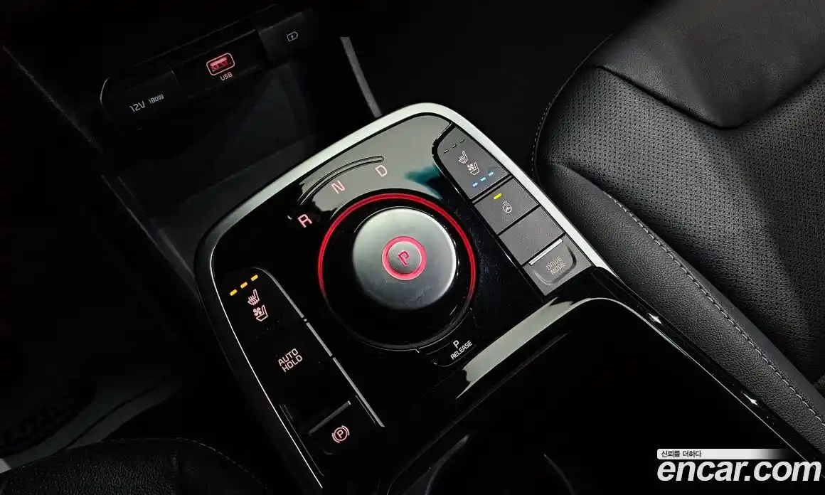 Kia Niro 2021 0.2 Автомат в Москве № 608363, фото 9