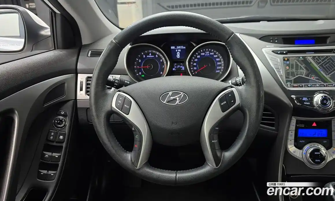 Hyundai Avante 2012 1.6 Автомат в Москве № 608759, фото 13
