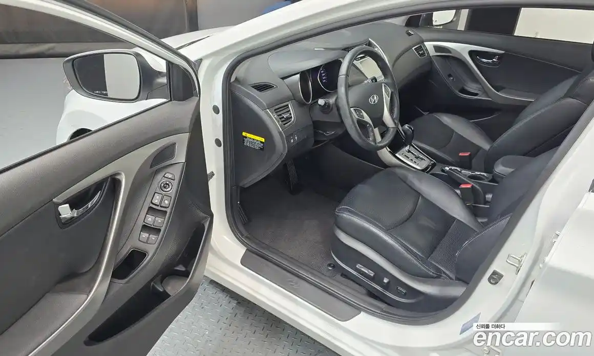 Hyundai Avante 2012 1.6 Автомат в Москве № 608759, фото 10