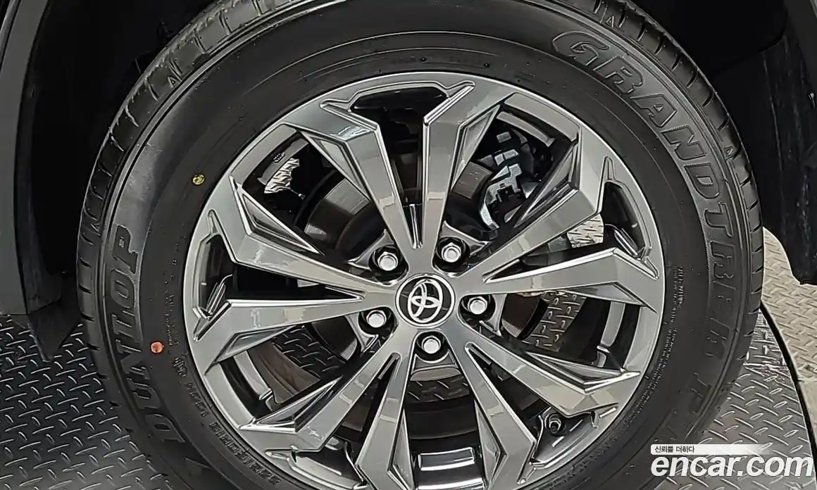 Toyota RAV4 2025 2.5 Автомат в Москве № 609878, фото 5