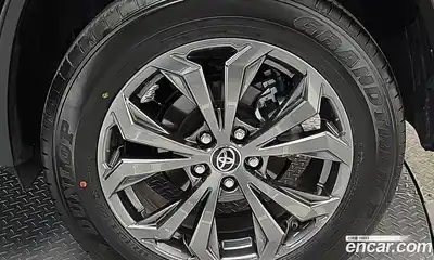 Toyota RAV4 2025 2.5 Автомат в Москве № 609878, миниатюра 5