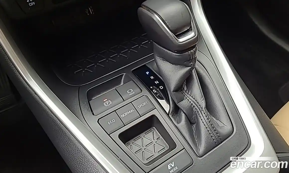 Toyota RAV4 2025 2.5 Автомат в Москве № 609878, фото 8