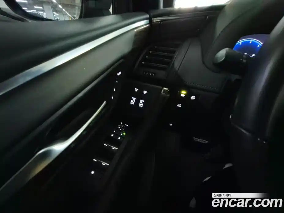 Toyota Alphard 2024 2.5 Автомат в Москве № 609915, фото 6