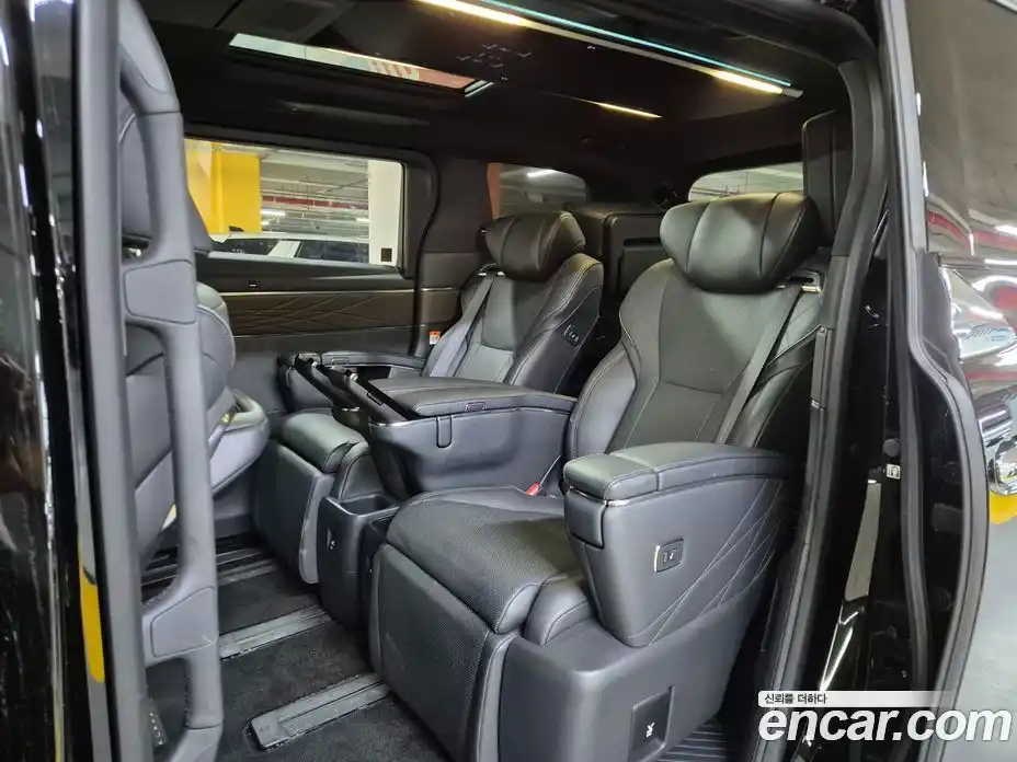 Toyota Alphard 2024 2.5 Автомат в Москве № 609915, фото 8
