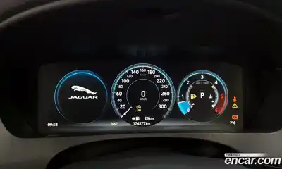 Jaguar F-Pace 2017 3.0 Автомат в Москве № 610785, миниатюра 8