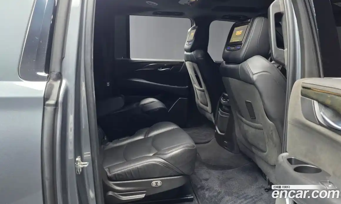 Cadillac Escalade 2018 6.2 Автомат в Москве № 611590, фото 12
