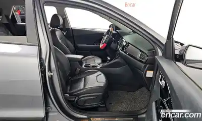 Kia Niro 2018 1.6 Автомат в Москве № 613121, миниатюра 11