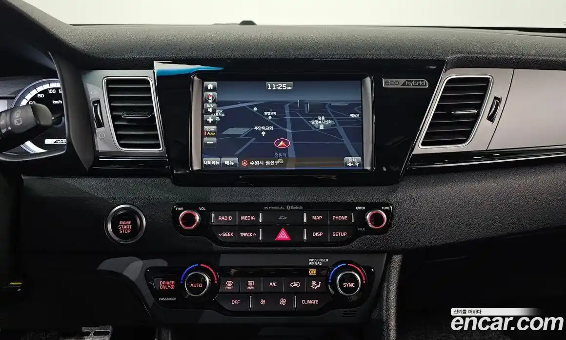 Kia Niro 2018 1.6 Автомат в Москве № 613121, фото 14