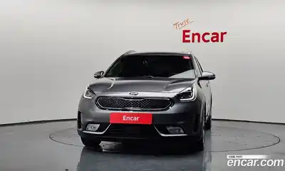 Kia Niro 2018 1.6 Автомат в Москве № 613121, миниатюра 3
