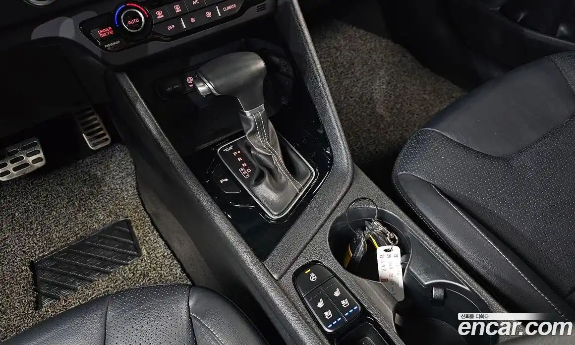 Kia Niro 2018 1.6 Автомат в Москве № 613121, фото 9