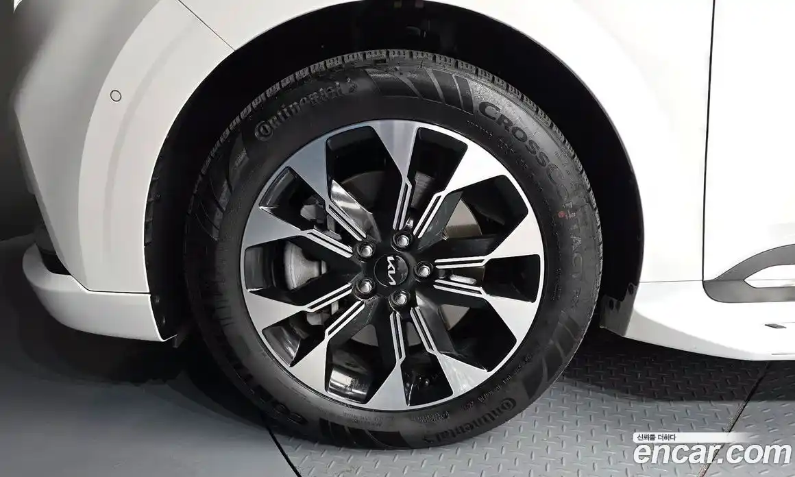 Kia Canival 2023 3.5 Автомат в Москве № 613146, фото 5