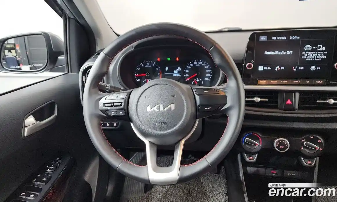 Kia Morning 2022 1.0 Автомат в Москве № 613404, фото 12