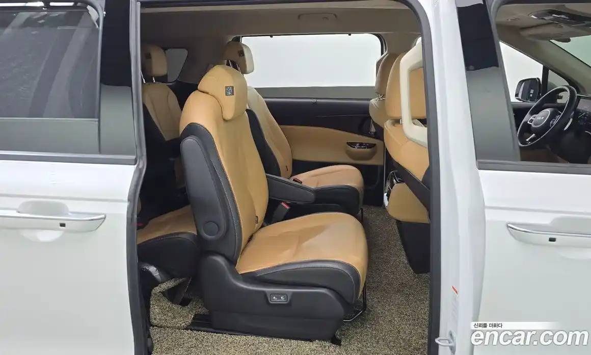 Kia Canival 2023 3.5 Автомат в Москве № 613405, фото 12