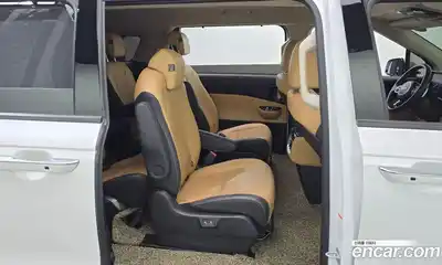 Kia Canival 2023 3.5 Автомат в Москве № 613405, миниатюра 12