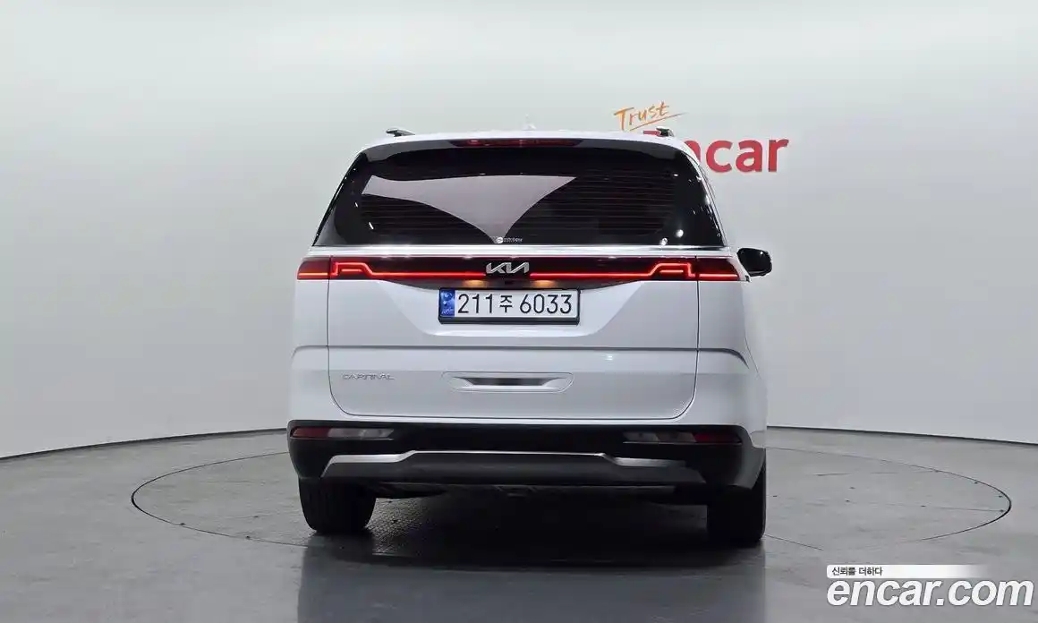 Kia Canival 2023 3.5 Автомат в Москве № 613405, фото 4