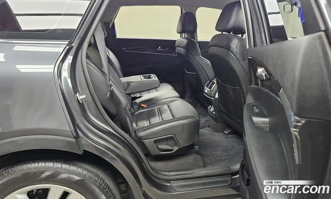 Kia Sorento 2016 2.0 Автомат в Москве № 613407, фото 12