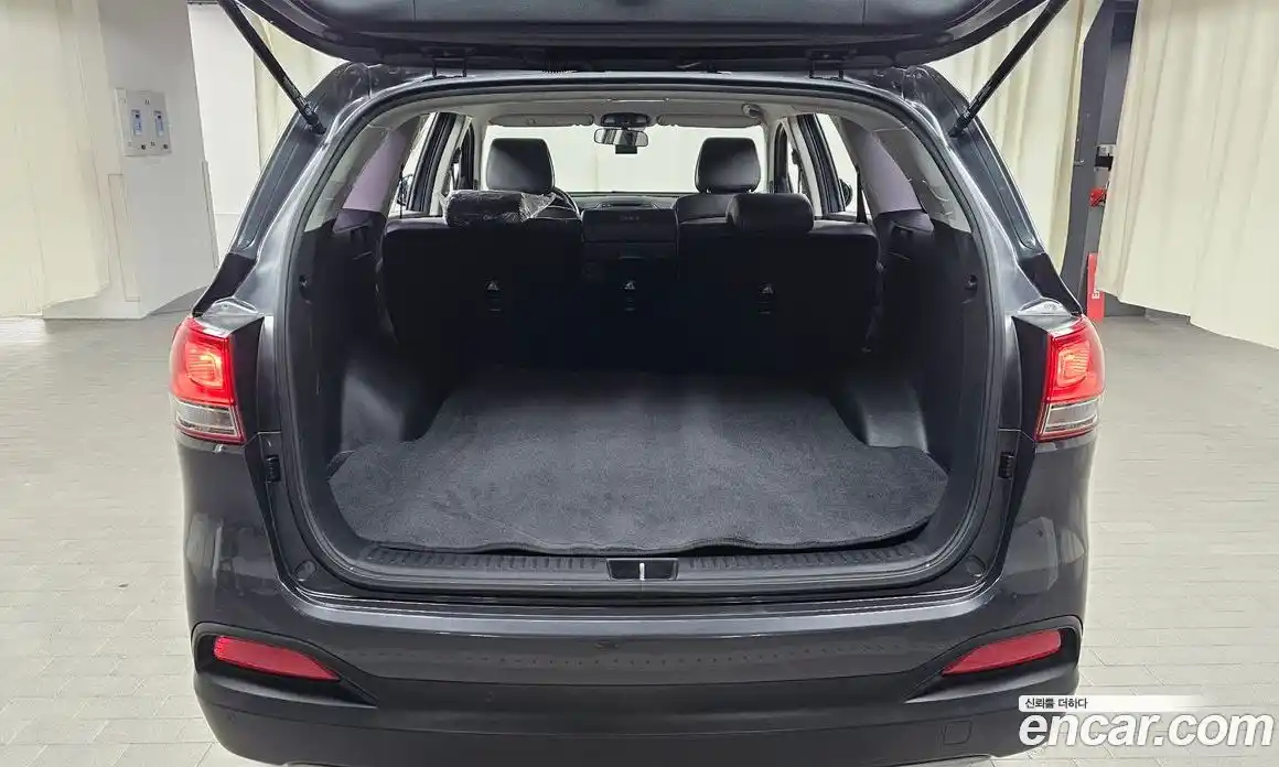 Kia Sorento 2016 2.0 Автомат в Москве № 613407, фото 20