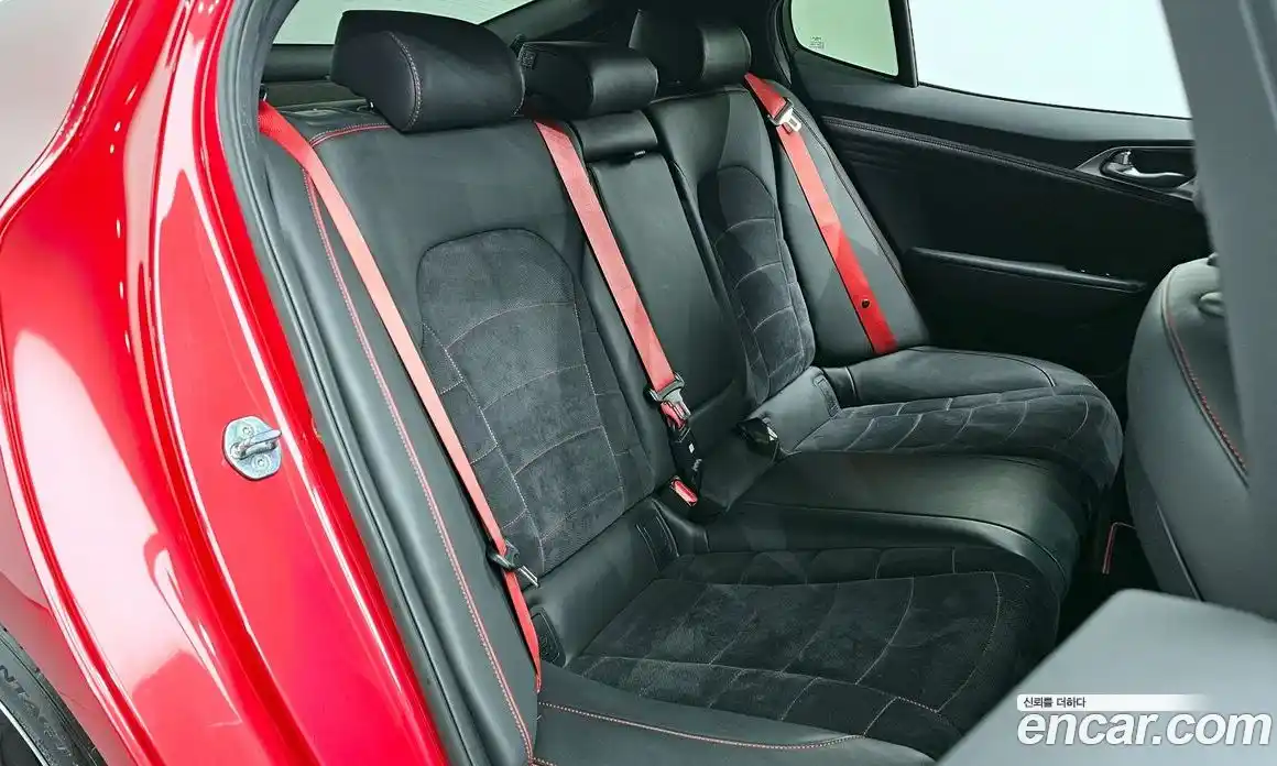 Kia Stinger 2022 3.3 Автомат в Москве № 613526, фото 12