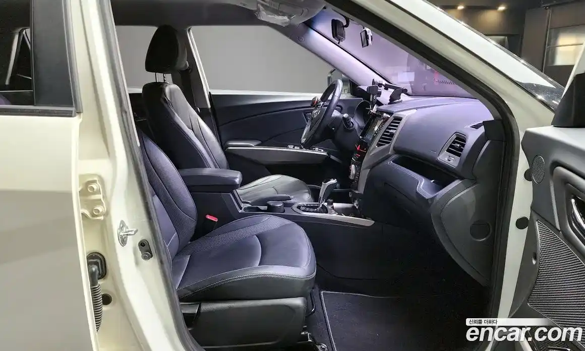 SsangYong TIBOLI 2016 1.6 Автомат в Москве № 617284, фото 10