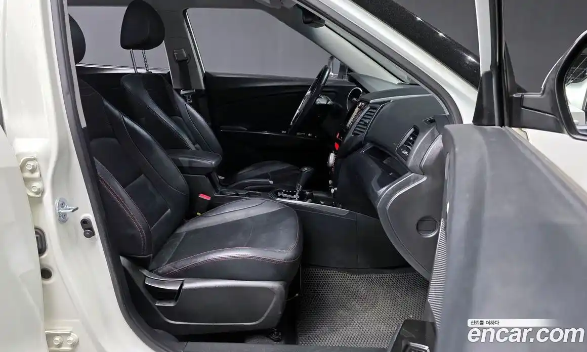 SsangYong TIBOLI 2016 1.6 Автомат в Москве № 617388, фото 11