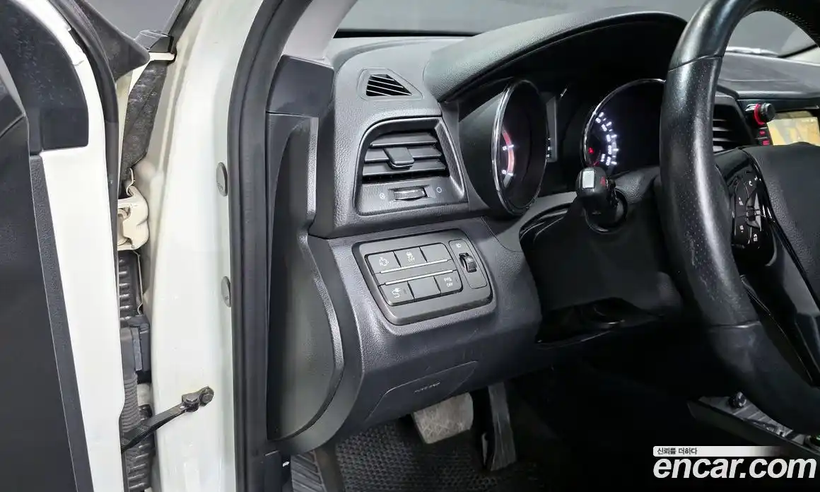 SsangYong TIBOLI 2016 1.6 Автомат в Москве № 617388, фото 17