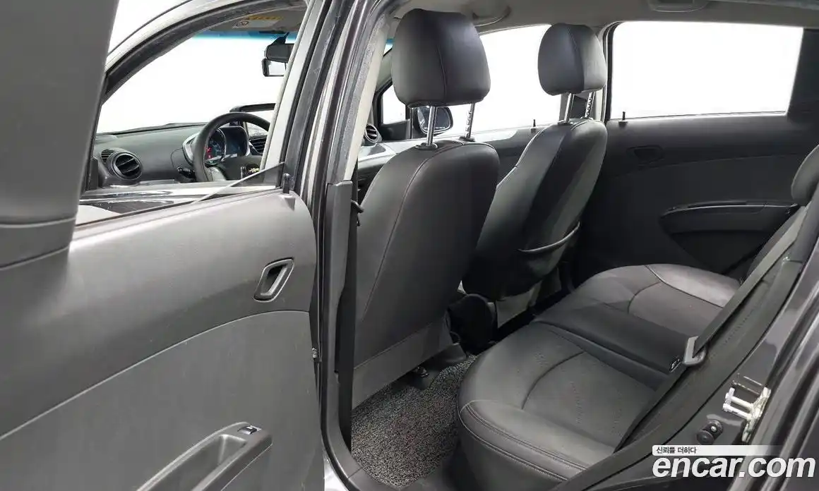 Chevrolet Spark 2014 1.0 Автомат в Москве № 618840, фото 12