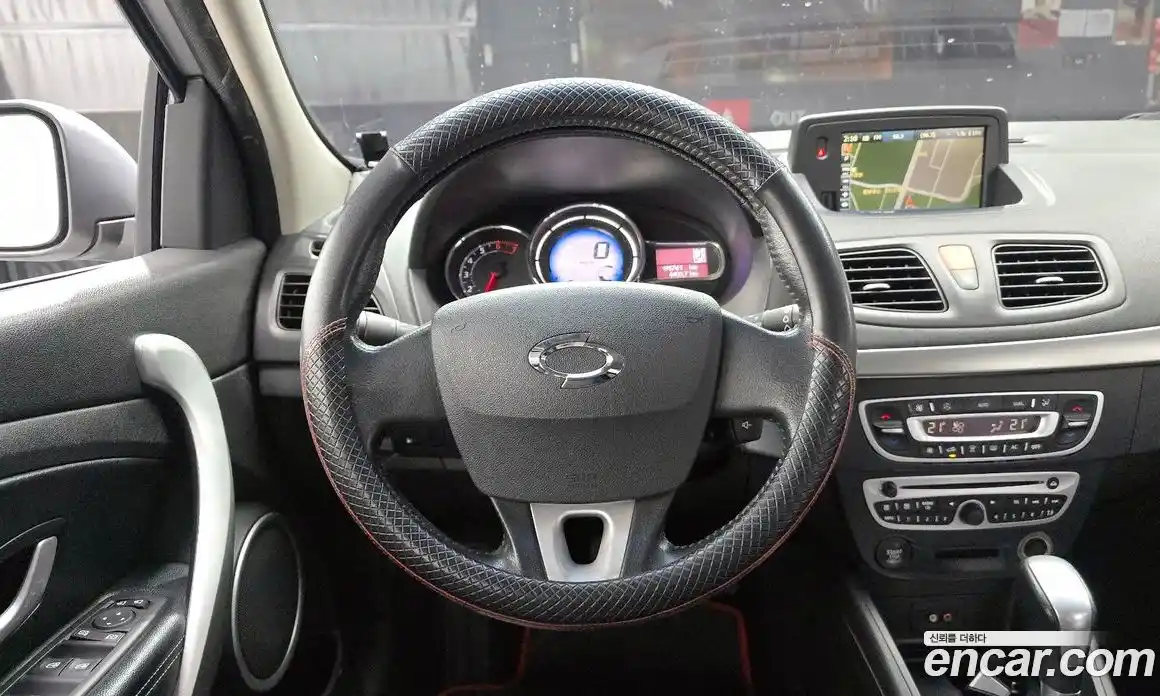 Renault SM3 2010 1.6 Автомат в Москве № 620074, фото 13