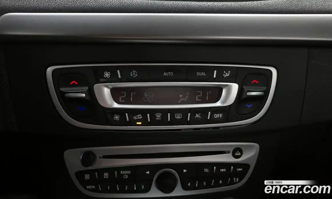 Renault SM3 2010 1.6 Автомат в Москве № 620074, фото 18