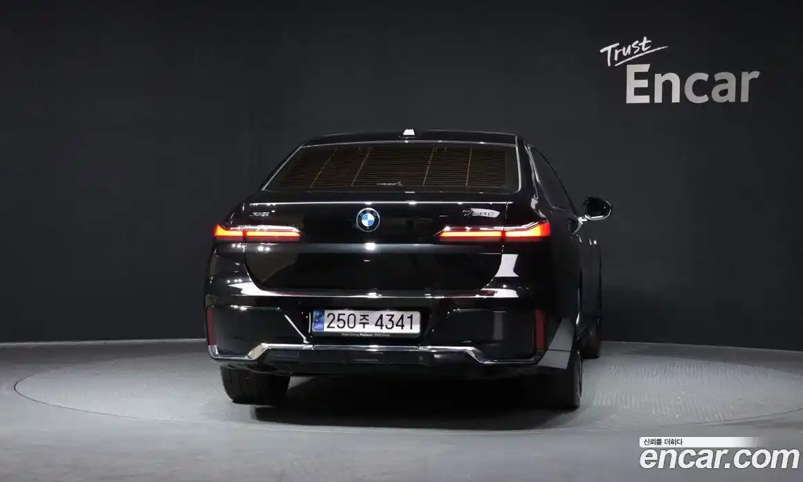 BMW 7-Series 2023 3.0 Автомат в Москве № 621909, фото 4