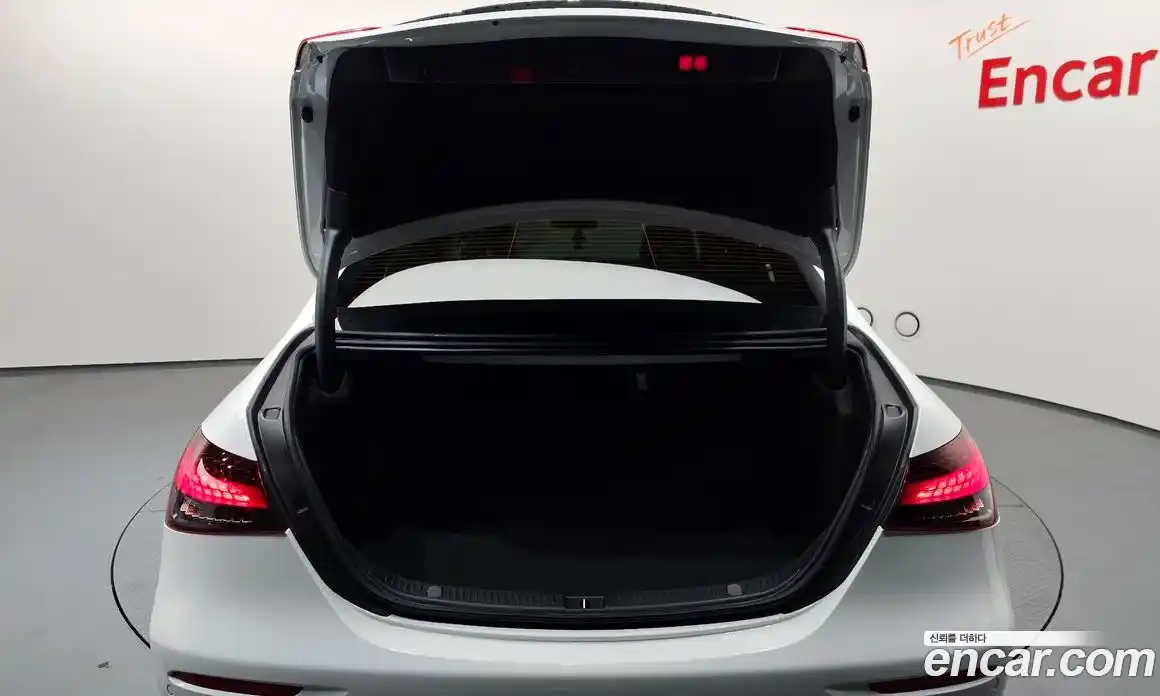 Mercedes-Benz E-Class 2021 2.0 Автомат в Москве № 623026, фото 20