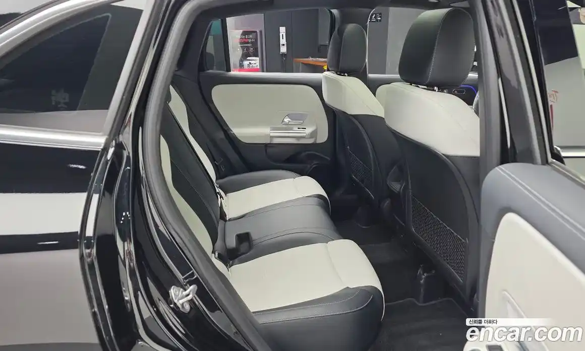 Mercedes-Benz GLA-Class 2021 2.0 Автомат в Москве № 623485, фото 12