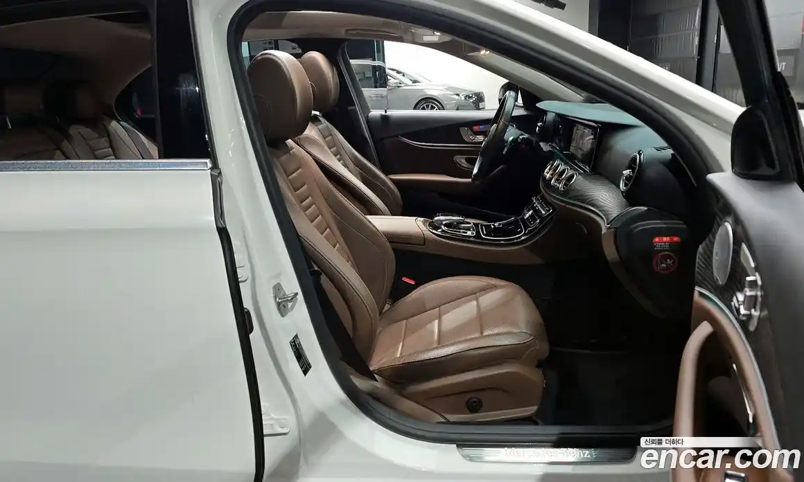 Mercedes-Benz E-Class 2018 2.0 Автомат в Москве № 624182, фото 11