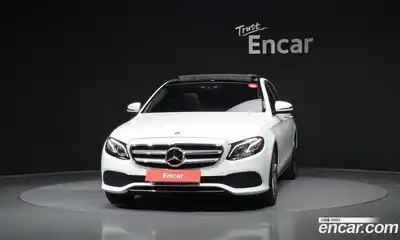 Mercedes-Benz E-Class 2018 2.0 Автомат в Москве № 624182, миниатюра 3