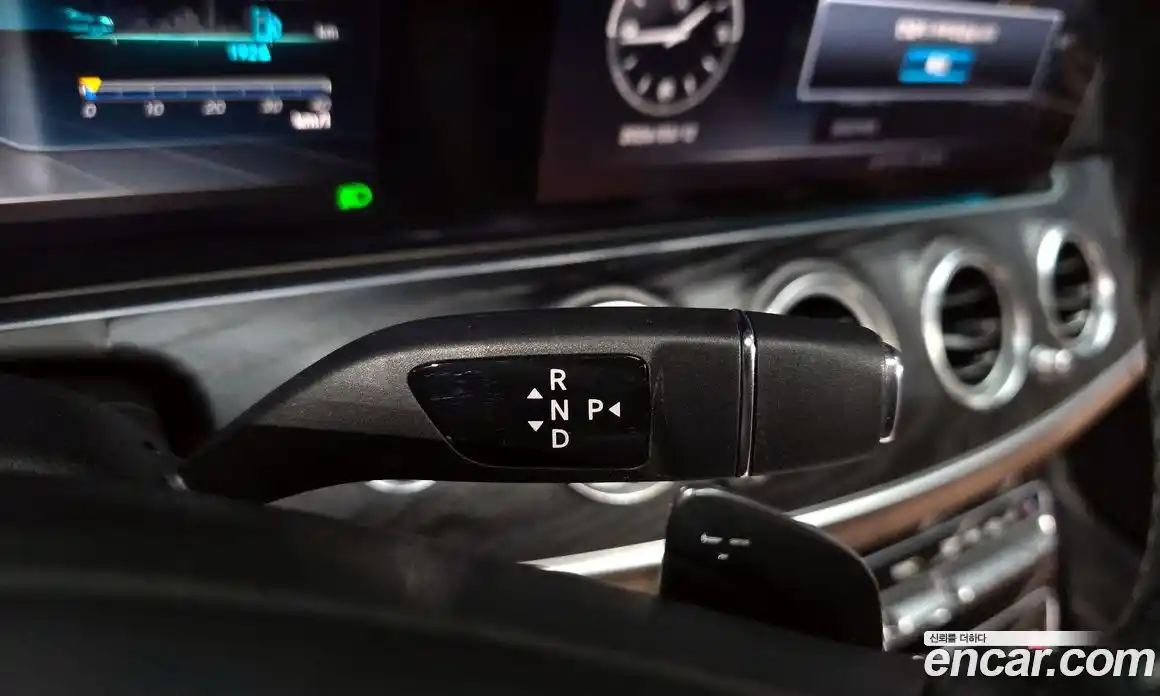 Mercedes-Benz E-Class 2018 2.0 Автомат в Москве № 624182, фото 9