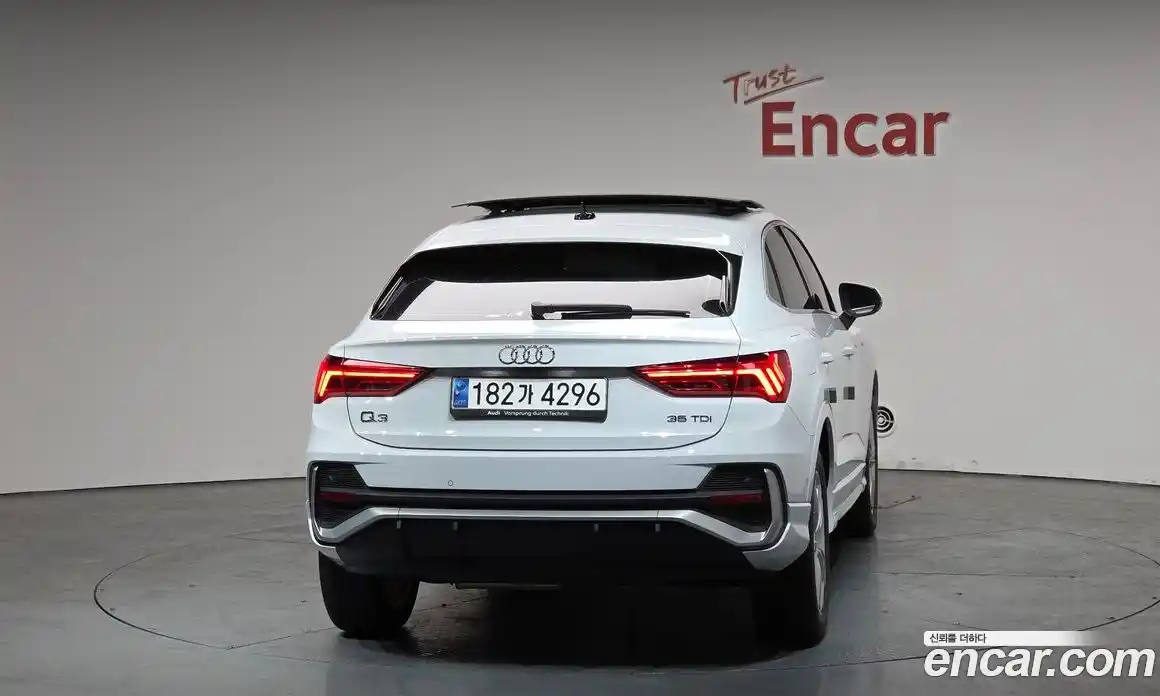 Audi Q3 2023 2.0 Автомат в Москве № 624905, фото 3