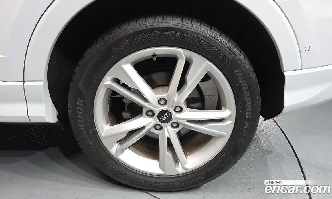 Audi Q3 2023 2.0 Автомат в Москве № 624905, фото 4