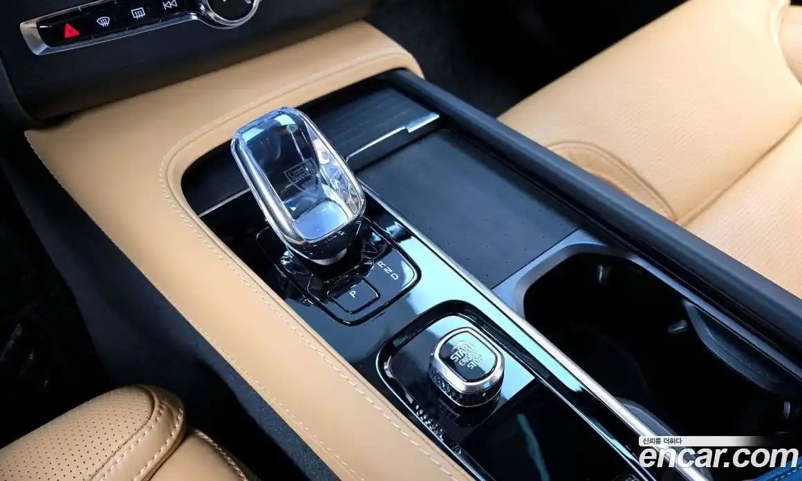 Volvo XC90 2024 2.0 Автомат в Москве № 626147, фото 12