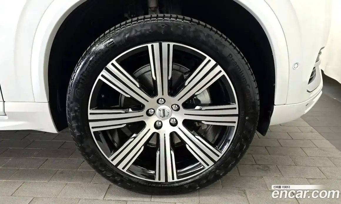 Volvo XC90 2024 2.0 Автомат в Москве № 626147, фото 19