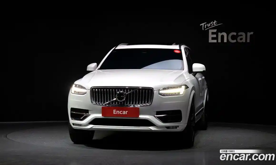 Volvo XC90 2024 2.0 Автомат в Москве № 626147, фото 3