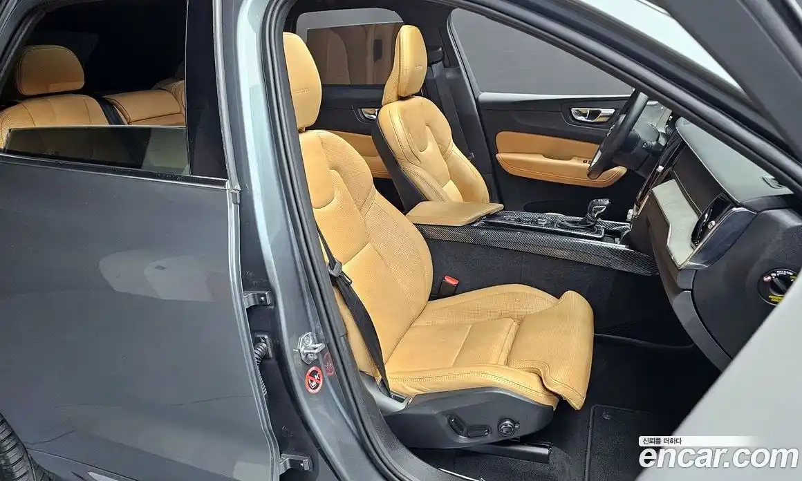 Volvo XC60 2020 2.0 Автомат в Москве № 626259, фото 12