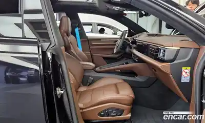 Porsche Macan 2025 0.1 Автомат в Москве № 626658, миниатюра 11