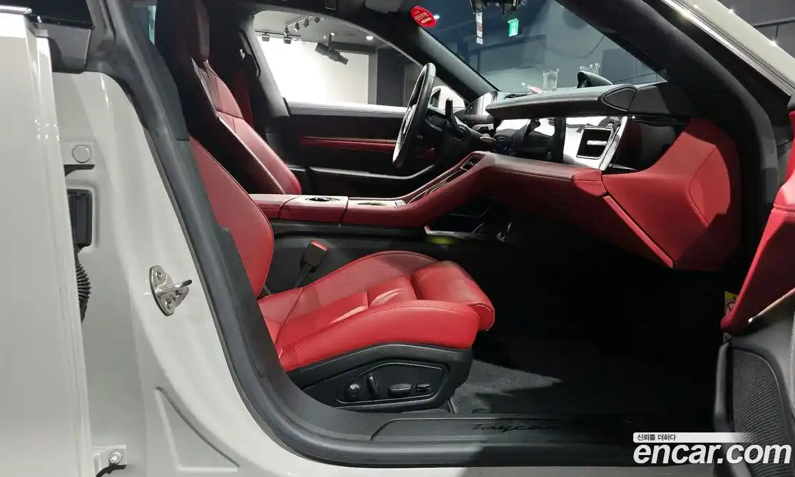 Porsche Taycan 2022 0.1 Автомат в Москве № 626746, фото 11