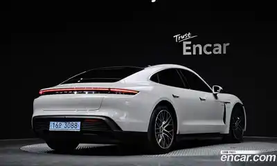Porsche Taycan 2022 0.1 Автомат в Москве № 626746, миниатюра 2