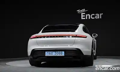Porsche Taycan 2022 0.1 Автомат в Москве № 626746, миниатюра 4