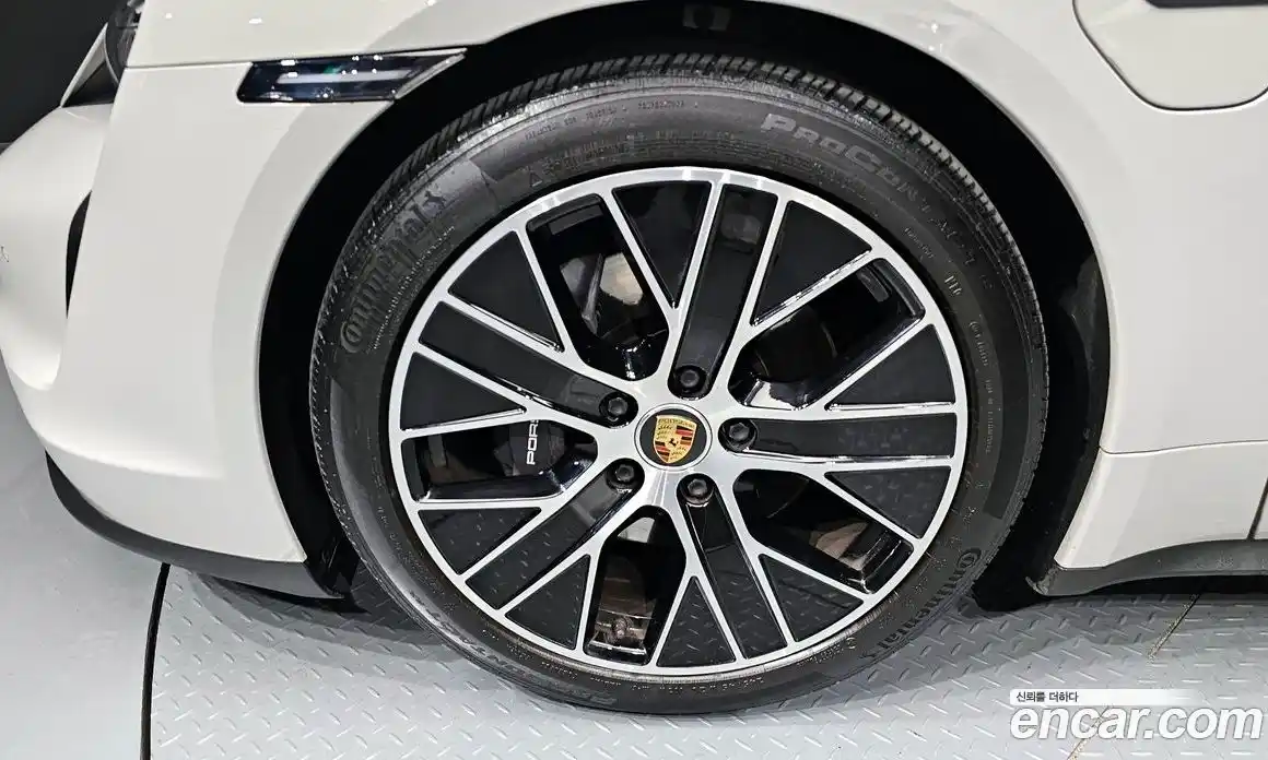 Porsche Taycan 2022 0.1 Автомат в Москве № 626746, фото 5